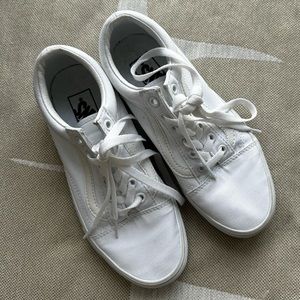 White Vans women’s 6.5